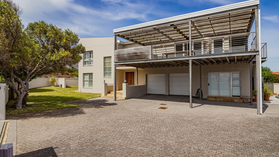 4 Bedroom Property for Sale in De Kelders Western Cape